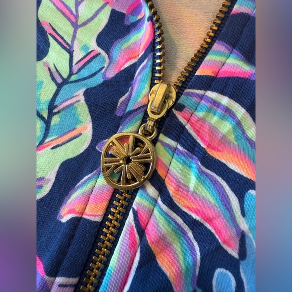 Lilly Pulitzer Skipper Popover Oyster Bay Navy You’ve Been Spotted UPF 50+ - Picture 3 of 12